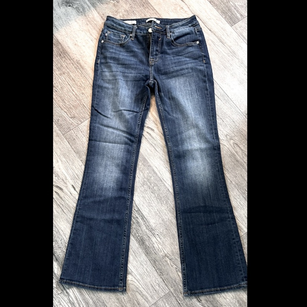 Women’s size 28 VIGOSS Jeans